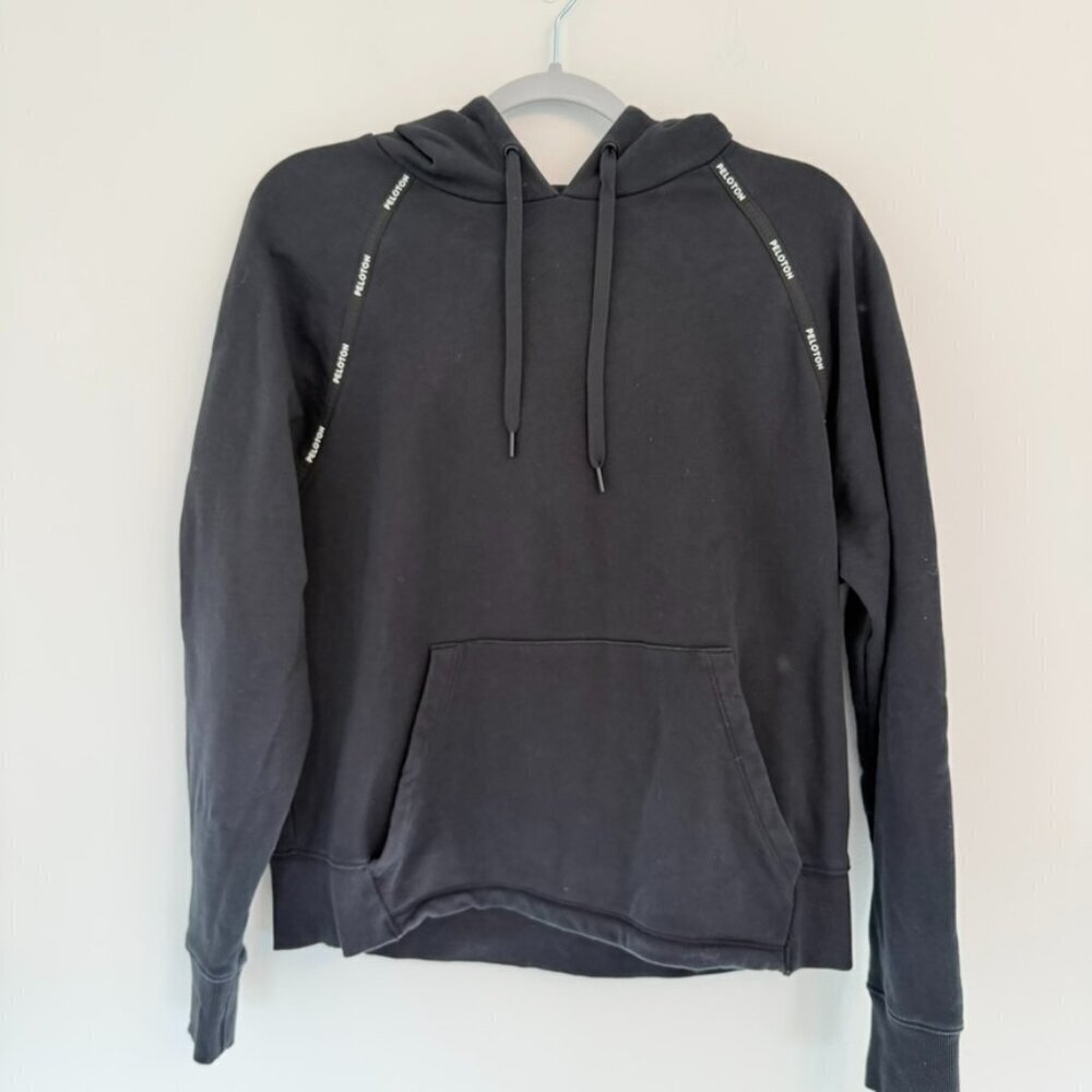 🖤 Peloton Black Pullover Hoodie – Size M 🖤